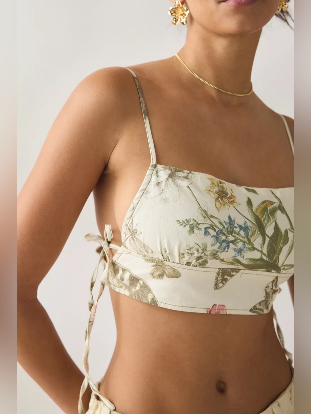Urban Outfitters Kimchi Blue Chit Chat Side-Tie Cropped Cami Neutral Floral New - Picture 4 of 10
